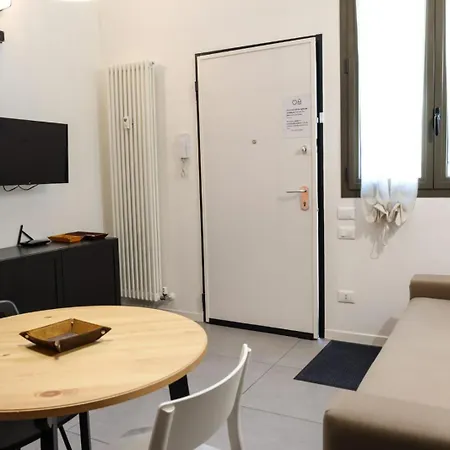 Loft Station Apartment *